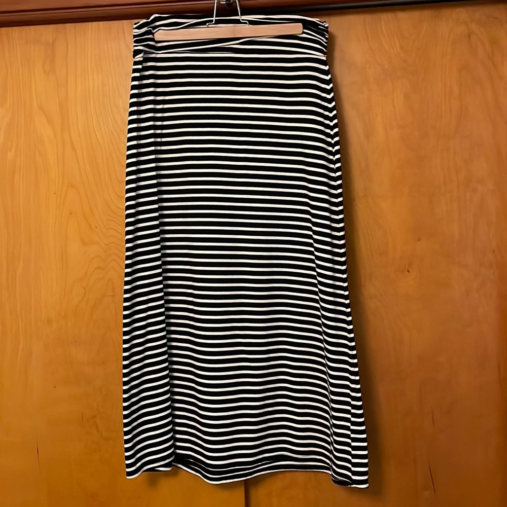 J.Crew striped maxi skirt | black and cream | size medium